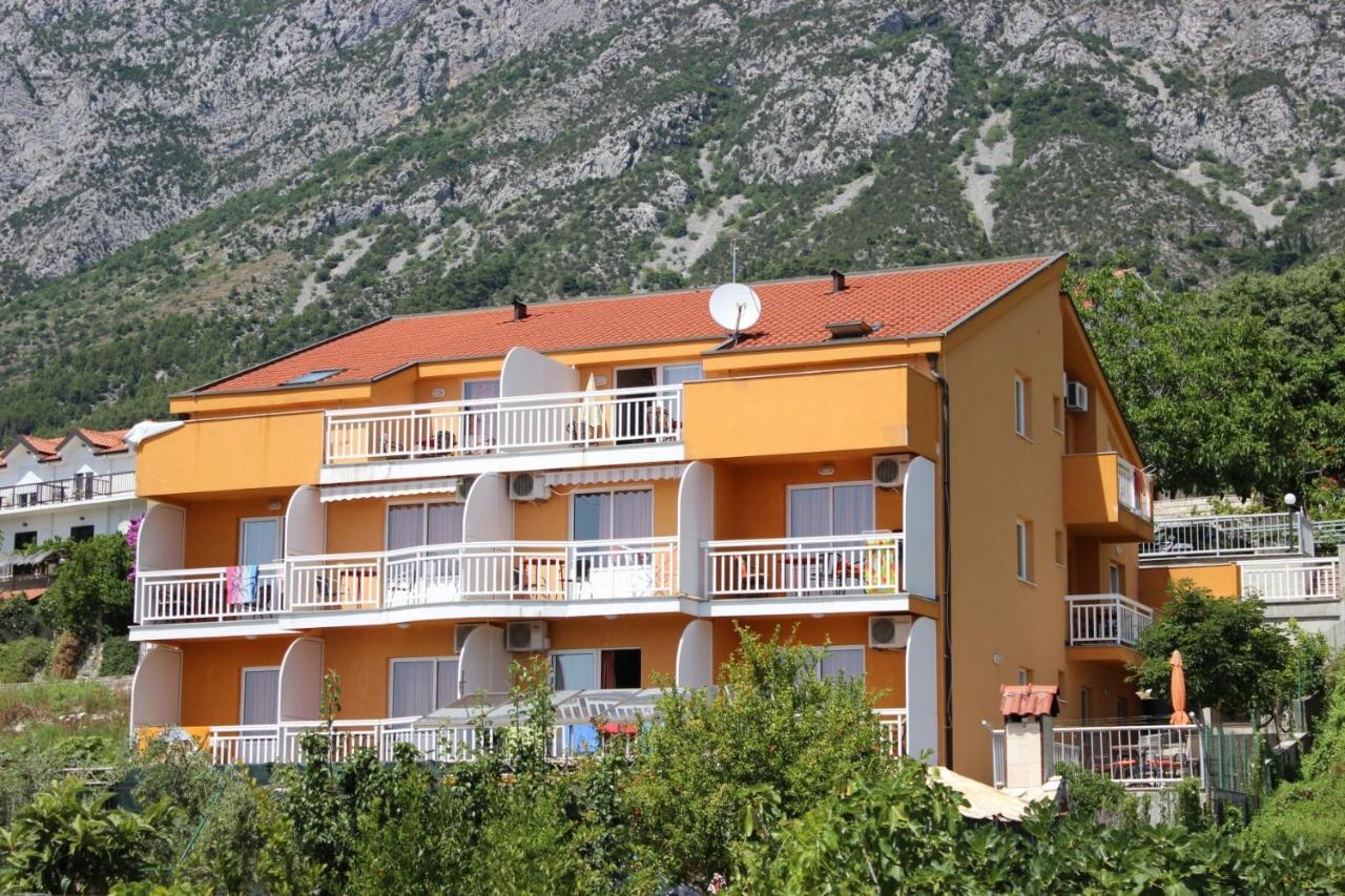 Apartments By The Sea Gradac, Makarska - 13681 Bagian luar foto