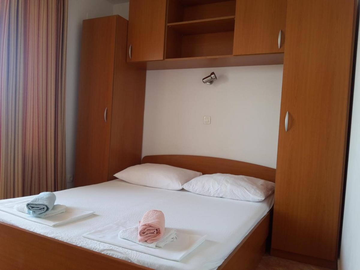 Apartments By The Sea Gradac, Makarska - 13681 Bagian luar foto
