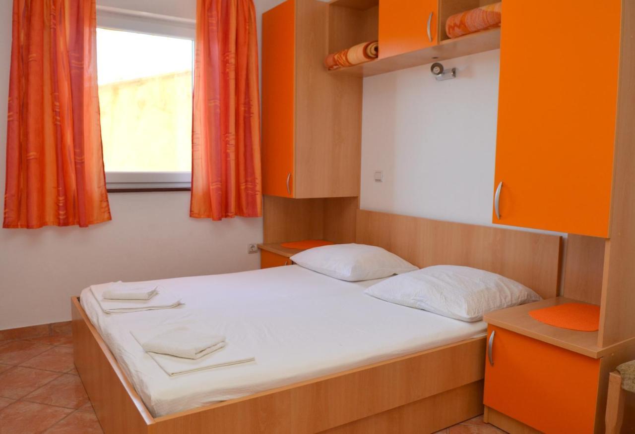 Apartments By The Sea Gradac, Makarska - 13681 Bagian luar foto