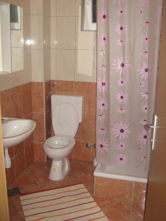 Apartments By The Sea Gradac, Makarska - 13681 Bagian luar foto
