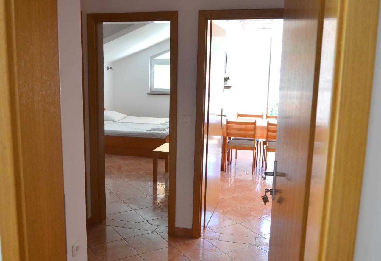 Apartments By The Sea Gradac, Makarska - 13681 Bagian luar foto