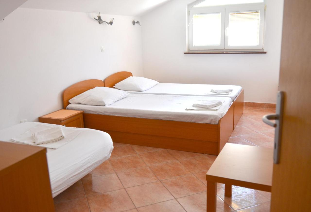 Apartments By The Sea Gradac, Makarska - 13681 Bagian luar foto