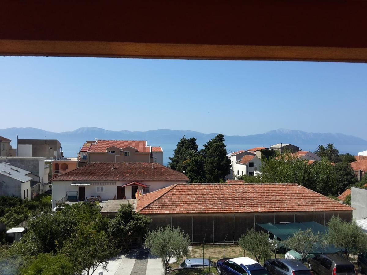 Apartments By The Sea Gradac, Makarska - 13681 Bagian luar foto