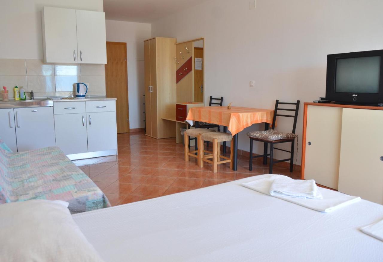 Apartments By The Sea Gradac, Makarska - 13681 Bagian luar foto