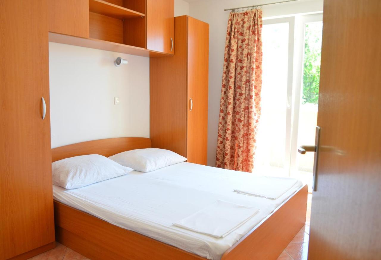 Apartments By The Sea Gradac, Makarska - 13681 Bagian luar foto