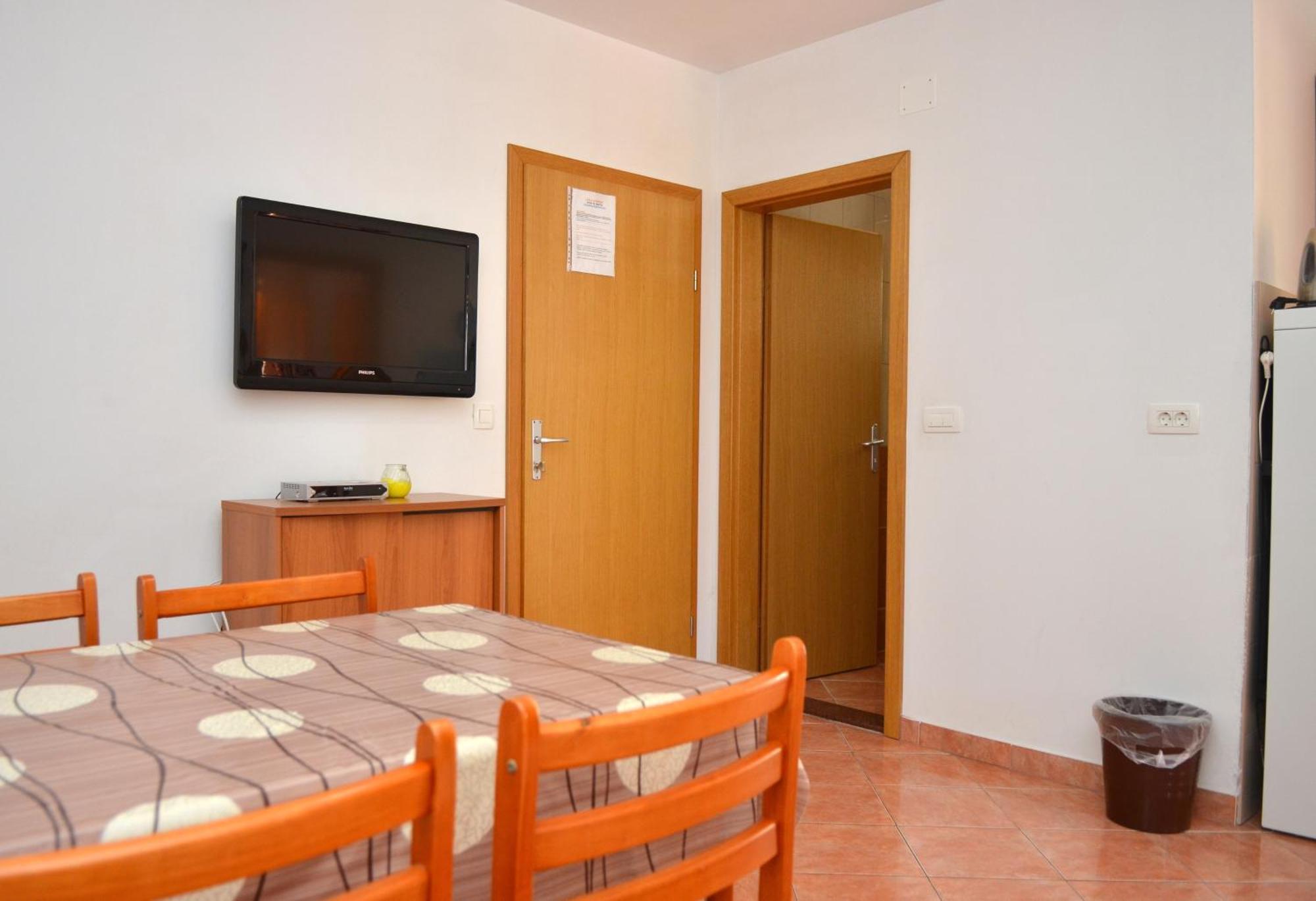 Apartments By The Sea Gradac, Makarska - 13681 Ruang foto